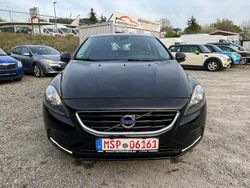 Schwarz Gebraucht 2015 Volvo V40 Kinetic Kombi | 5.900 € (Fairer Preis)