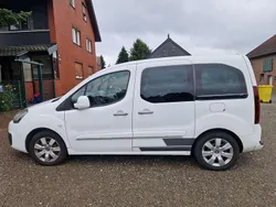 Weiß Gebraucht 2016 Citroën Berlingo Van / Kleinbus | 7.250 € (Fairer Preis)