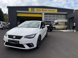"candy" weiss Gebraucht 2025 Seat Ibiza FR Limousine | 19.500 € (Superpreis)