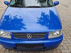Blau Gebraucht 1997 VW Polo Conceptline Kleinwagen | 850 € (Fairer Preis)