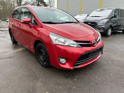 Rot Gebraucht 2015 Toyota Verso Executive Van / Kleinbus | 6.790 € (Fairer Preis)