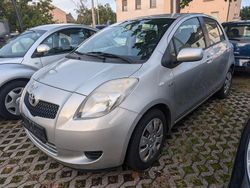 Silber Gebraucht 2006 Toyota Yaris Sol Kleinwagen | 4.500 € (Etwas zu teuer)