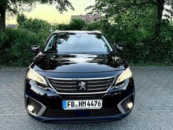 Schwarz Gebraucht 2017 Peugeot 5008 Allure Van / Kleinbus | 13.999 €