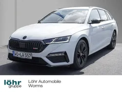 Moonweiss metallic Gebraucht 2023 Skoda Octavia RS Kombi | 29.780 € (Guter Preis)