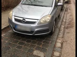 Silber Gebraucht 2006 Opel Zafira Van / Kleinbus | 3.300 € (Etwas zu teuer)