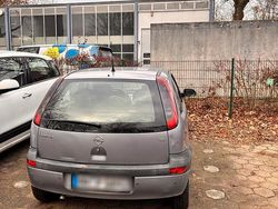Grau Gebraucht 2002 Opel Corsa Kleinwagen | 2.450 €