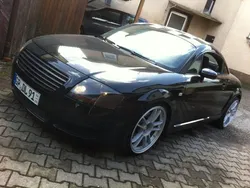 Schwarz metallic Gebraucht 2001 Audi TT Coupé | 7.395 €