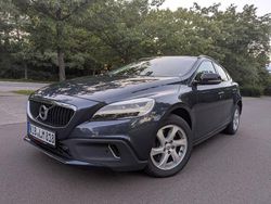 Blau Gebraucht 2016 Volvo V40 CC Summum Kombi | 13.800 € (Guter Preis)