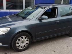Grau Gebraucht 2010 Skoda Octavia Kombi | 2.999 € (Superpreis)