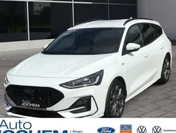 Weiß Gebraucht 2023 Ford Focus ST-Line Kombi | 24.999 € (Fairer Preis)