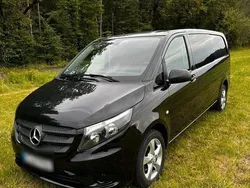 Schwarz Gebraucht 2018 Mercedes Vito Van / Kleinbus | 15.999 € (Fairer Preis)