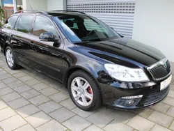 Schwarz Gebraucht 2011 Skoda Octavia RS Kombi | 8.950 € (Fairer Preis)