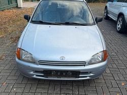 Silber Gebraucht 1998 Toyota Starlet Kleinwagen | 3.400 € (Etwas zu teuer)
