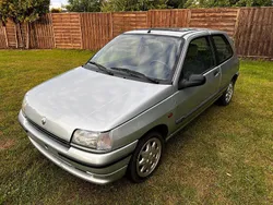 Silber Gebraucht 1996 Renault Clio Kleinwagen | 1.250 €