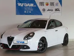 Weiß Gebraucht 2017 Alfa Romeo Giulietta Quadrifoglio Verde Kleinwagen | 17.980 € (Fairer Preis)