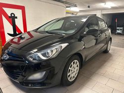 Schwarz Gebraucht 2012 Hyundai i30 Limousine | 8.500 € (Etwas zu teuer)