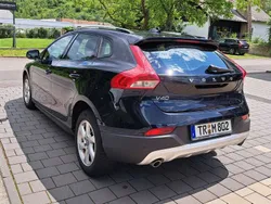 Blau Gebraucht 2016 Volvo V40 CC Kombi | 11.000 € (Fairer Preis)