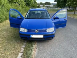 Blau Gebraucht 2002 VW Golf IV Comfortline Kombi | 2.950 € (Etwas zu teuer)
