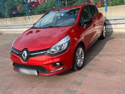 Rot Gebraucht 2017 Renault Clio IV Limousine | 9.499 €
