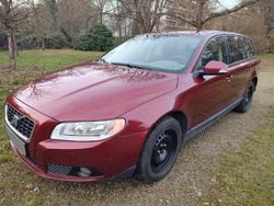 Rot Gebraucht 2008 Volvo V70 Kombi | 2.800 €