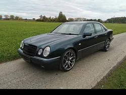 Grün Gebraucht 1997 Mercedes E420 Limousine | 4.700 €