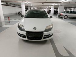 Weiß Gebraucht 2012 Renault Laguna III Bose Edition Kombi | 2.800 € (Etwas zu teuer)