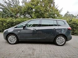 Grau Gebraucht 2016 Opel Zafira Tourer Edition Van / Kleinbus | 6.799 € (Fairer Preis)