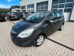 Grau Gebraucht 2012 Opel Meriva Van / Kleinbus | 3.990 € (Fairer Preis)