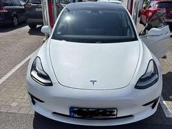 Weiß Gebraucht 2020 Tesla Model 3 Standard Range Plus Limousine | 24.599 € (Teuer)