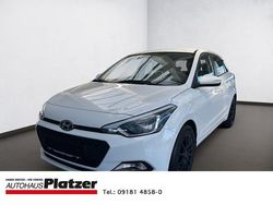 Weiß Gebraucht 2017 Hyundai i20 Classic Kombi | 7.950 € (Fairer Preis)