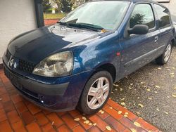Blau Gebraucht 2003 Renault Clio II Limousine | 1.150 € (Guter Preis)