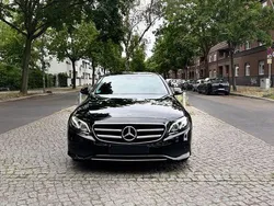 Schwarz Gebraucht 2019 Mercedes E220 Limousine | 15.000 €
