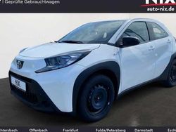 Schneeweiß Gebraucht 2024 Toyota Aygo X Play SUV | 16.780 € (Fairer Preis)