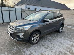 Grau Gebraucht 2017 Ford Kuga Titanium SUV | 14.700 € (Fairer Preis)
