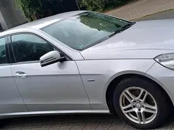 Grau Gebraucht 2010 Mercedes E200 Limousine | 10.500 € (Fairer Preis)