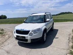 Weiß Gebraucht 2010 Skoda Yeti Active SUV | 4.400 € (Guter Preis)