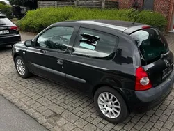 Schwarz Gebraucht 2006 Renault Clio II Kleinwagen | 1.350 €