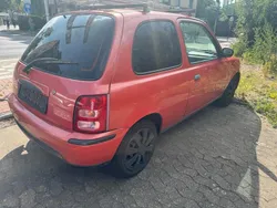 Rot Gebraucht 2001 Nissan Micra Kleinwagen | 550 € (Guter Preis)