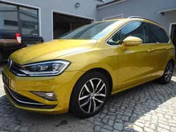 Gelb Gebraucht 2018 VW Golf Sportsvan Highline Van / Kleinbus | 12.450 € (Guter Preis)