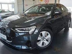 Grau Gebraucht 2022 Audi e-tron Sportback Sport SUV | 33.900 € (Superpreis)