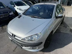Silber Gebraucht 2002 Peugeot 206 CC Cabrio | 2.100 € (Etwas zu teuer)