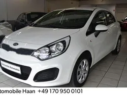 Clear white Gebraucht 2015 Kia Rio Edition 7 Limousine | 4.900 € (Fairer Preis)