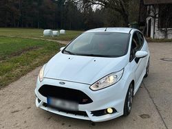 Weiß Gebraucht 2013 Ford Fiesta ST Kleinwagen | 7.999 € (Etwas zu teuer)