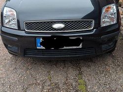 Grau Gebraucht 2003 Ford Fusion Limousine | 1.000 € (Fairer Preis)