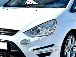 Weiß Gebraucht 2011 Ford S-MAX S Van / Kleinbus | 15.000 €