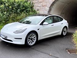 Weiß Gebraucht 2021 Tesla Model 3 Long Range AWD Limousine | 25.899 € (Fairer Preis)