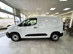 Weiß Gebraucht 2023 Peugeot Partner Van / Kleinbus | 16.451 € (Guter Preis)