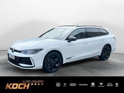 Pure white Gebraucht 2024 VW Passat R-line Kombi | 46.989 € (Superpreis)
