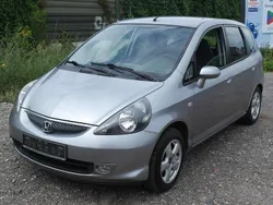 Grau Gebraucht 2008 Honda Jazz Kleinwagen | 1.600 € (Etwas zu teuer)