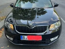 Schwarz Gebraucht 2015 Skoda Octavia Kombi | 7.500 € (Superpreis)